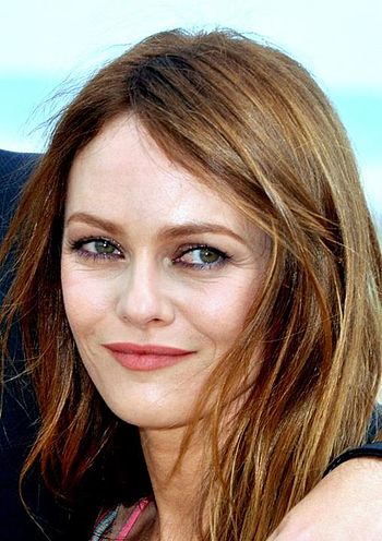 350px-Vanessa_Paradis_Cabourg_2012