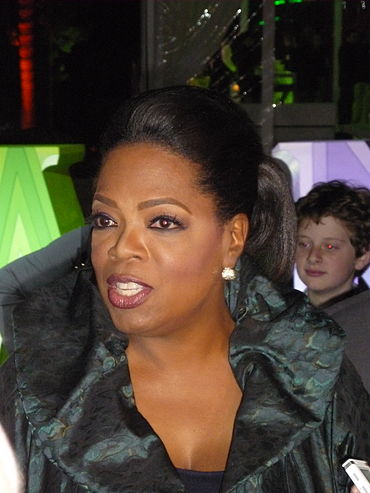 370px-Oprah_Winfrey_at_2011_TCA