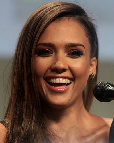 400px-Jessica_Alba_SDCC_2014