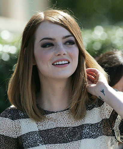 410px-Emma_Stone_2%2C_2014